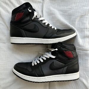 Nike Air Jordan 1 Retro High OG Black Gym Red